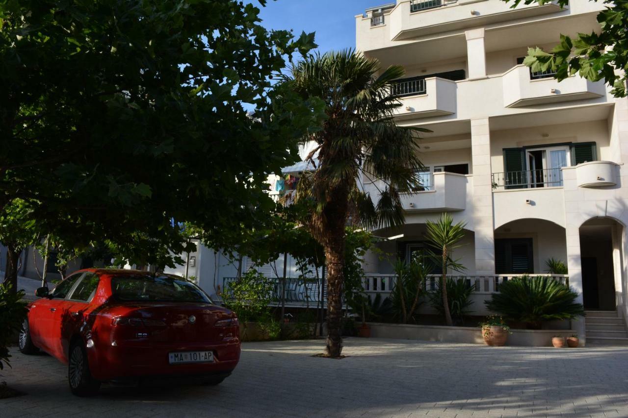 Apartments Villa Lili Tučepi Extérieur photo
