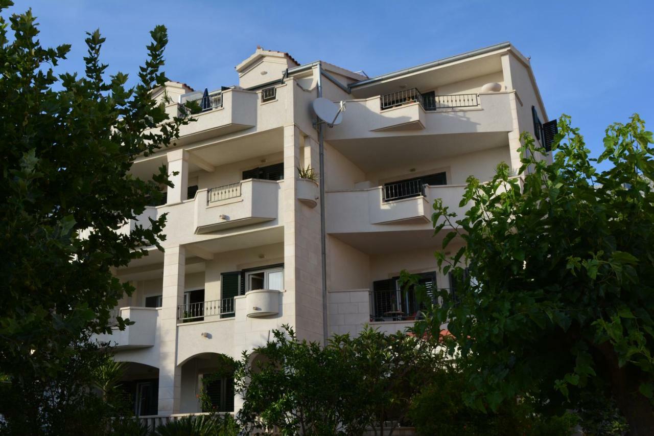 Apartments Villa Lili Tučepi Extérieur photo