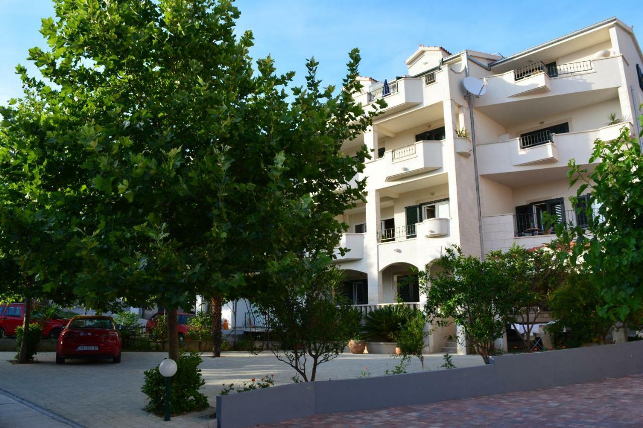 Apartments Villa Lili Tučepi Extérieur photo