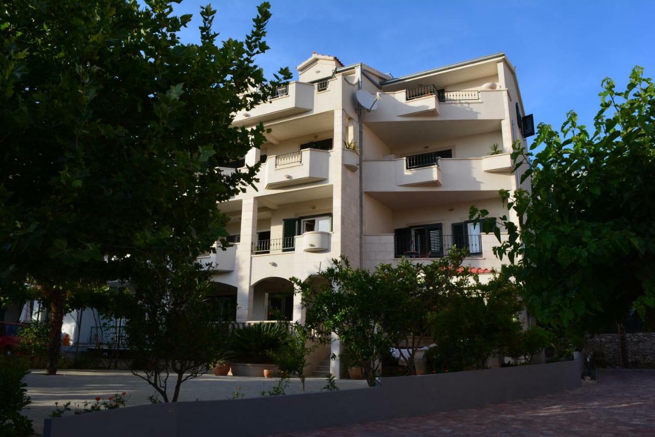 Apartments Villa Lili Tučepi Extérieur photo