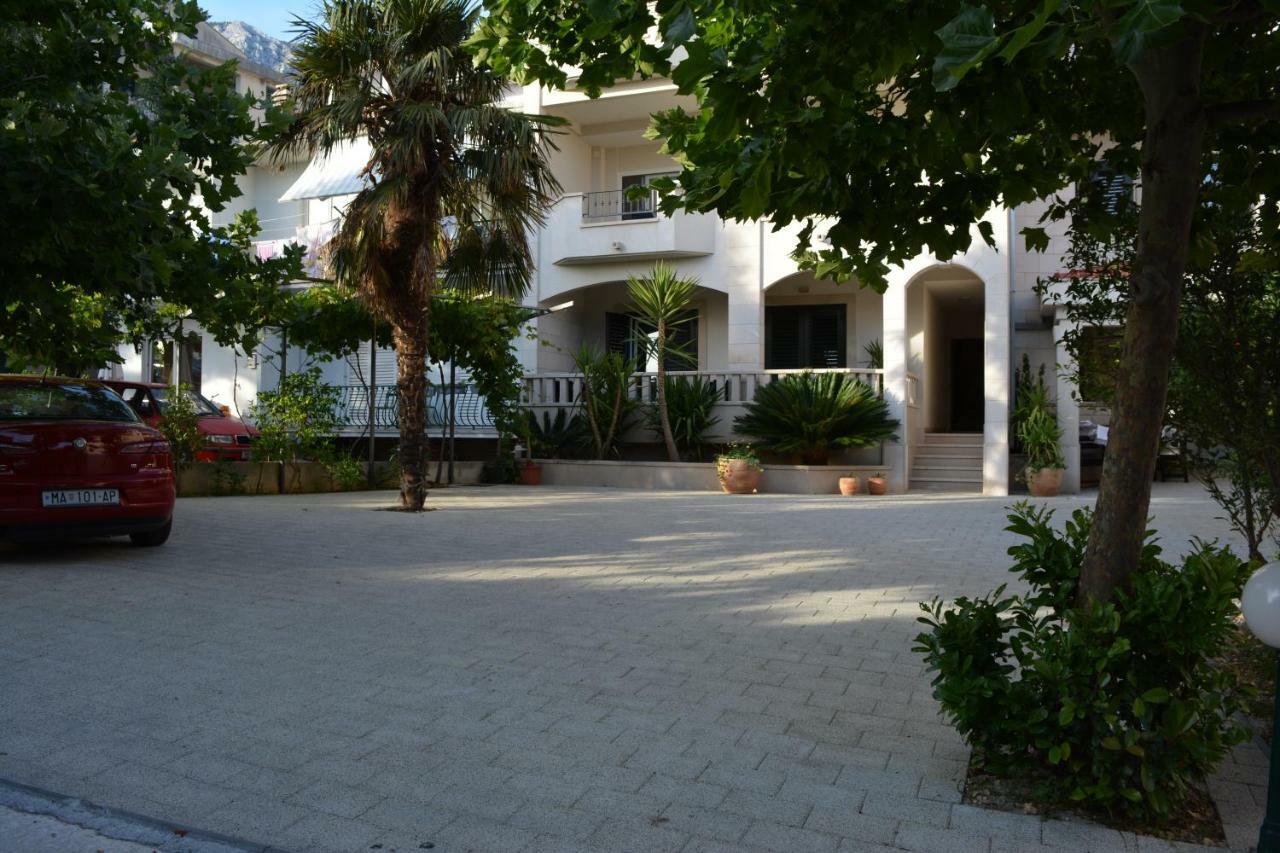 Apartments Villa Lili Tučepi Extérieur photo
