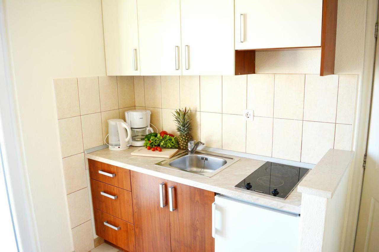 Apartments Villa Lili Tučepi Extérieur photo