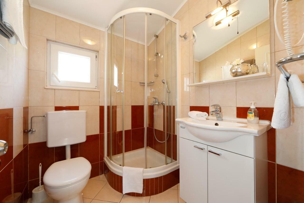 Apartments Villa Lili Tučepi Extérieur photo