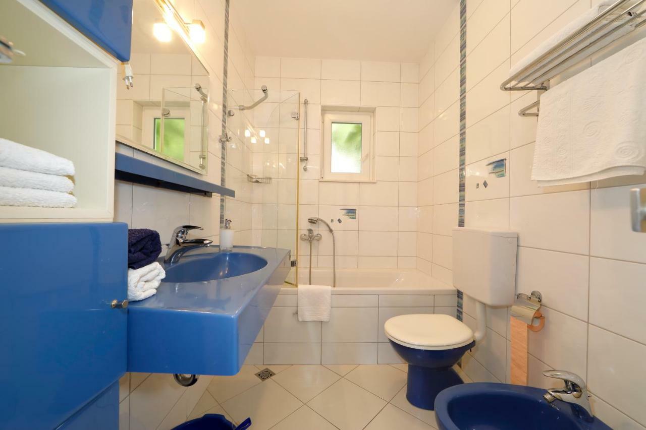 Apartments Villa Lili Tučepi Extérieur photo