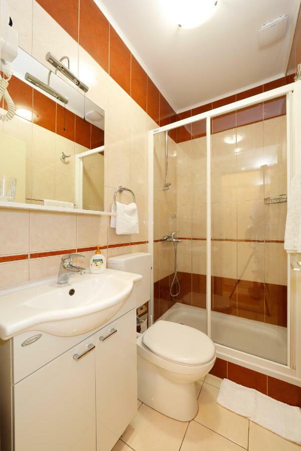 Apartments Villa Lili Tučepi Extérieur photo