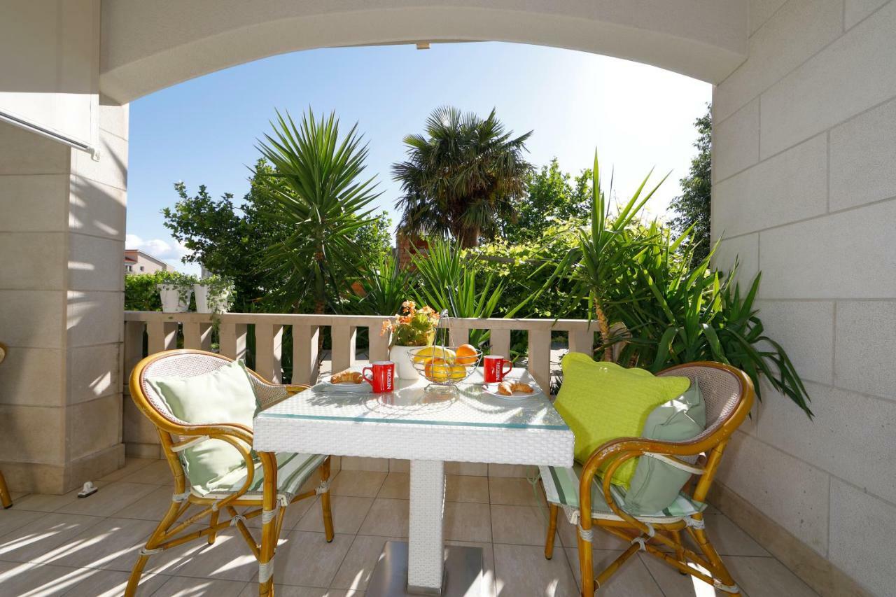 Apartments Villa Lili Tučepi Extérieur photo