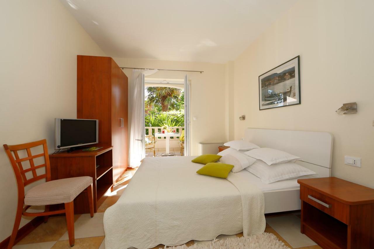 Apartments Villa Lili Tučepi Extérieur photo
